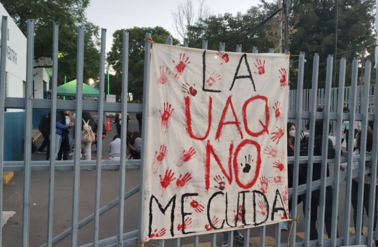 Estudiantes de la UAQ toman instalaciones como protesta