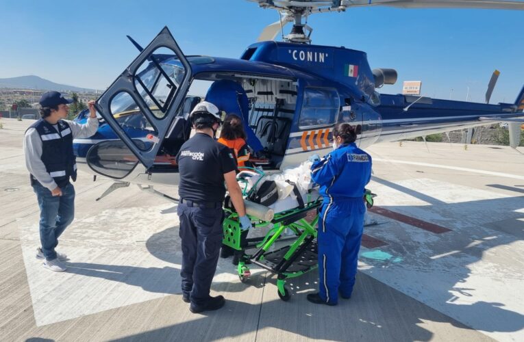 Trasladan en ambulancia aérea a menor lesionado en accidente en la México-Querétaro