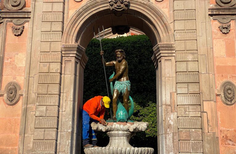 Estatua de Neptuno fue restaurada y regresada a su sitio