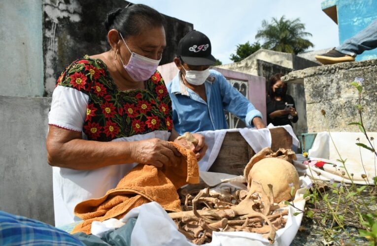 Pomuch, la comunidad de México donde limpian los huesos de sus difuntos