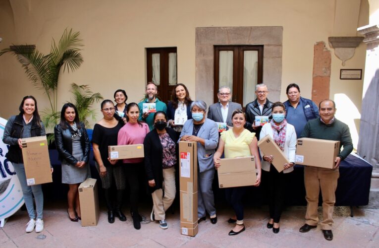 SEDEQ entrega equipamiento en robótica a escuelas de Querétaro