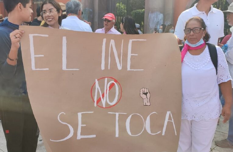 Queretanos marchan este domingo por la defensa del INE