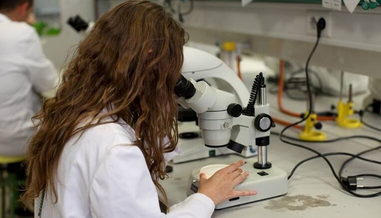 La ciencia para las mujeres continua en rezago: rectora UAQ