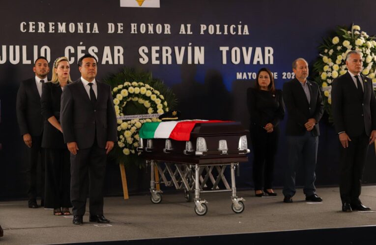 Despiden con honores a Julio César Servín, policía fallecido en cumplimiento de su deber