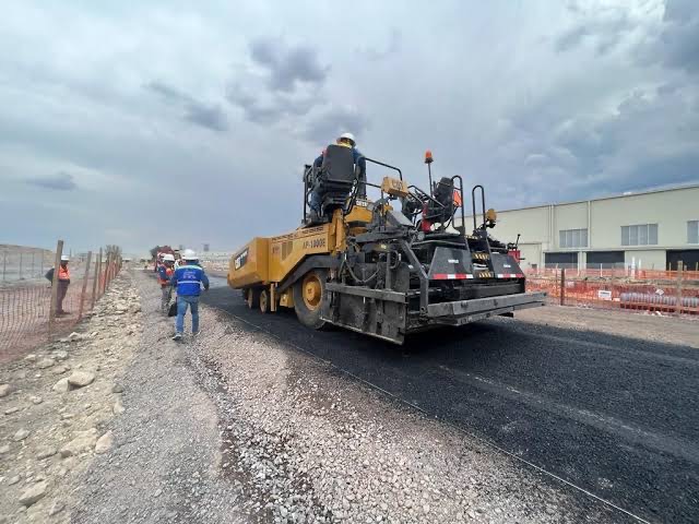 Realizan mantenimiento de infraestructura pluvial en carreteras estatales 