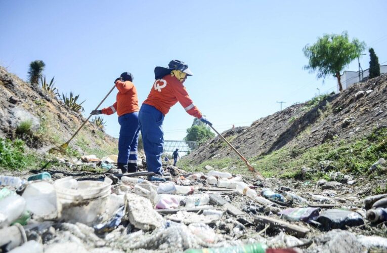 Intensifican limpieza de drenes en la capital