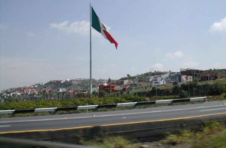 Proyecto de rampa de frenado en carretera México-Querétaro