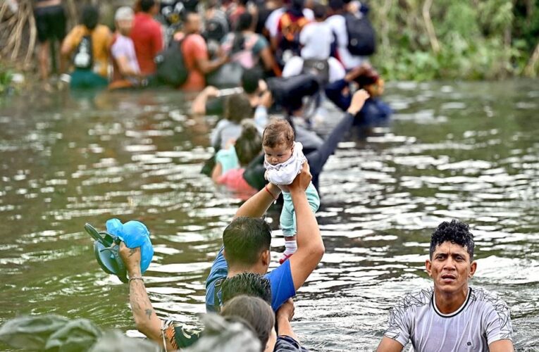 México suspende permisos de viaje para migrantes por cierre de centros de alojamiento