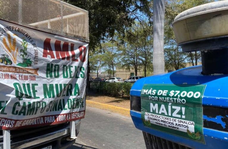 Por bloqueo de productores de maíz, cierran operaciones en Aeropuerto de Culiacán