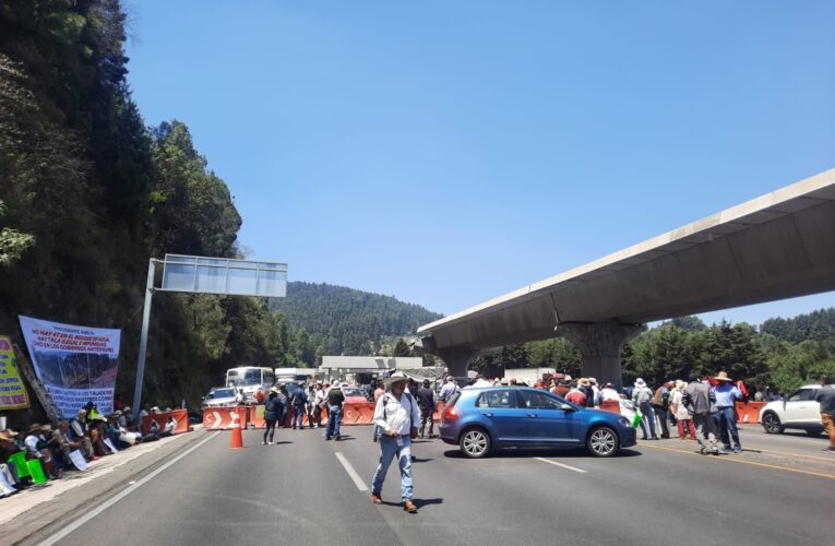 Carretera México-Toluca fue bloqueada por horas para evitar la tala ilegal