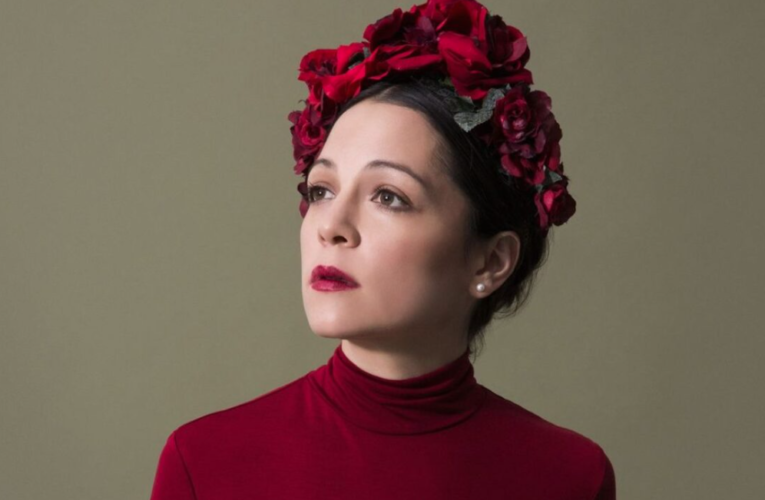 Natalia Lafourcade regresa a los escenarios con el «De todas las flores Tour 2023