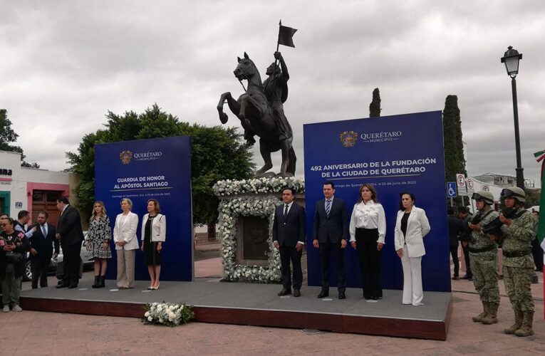 Realizan guardia de honor a Santiago Apóstol por 492 aniversario de la capital