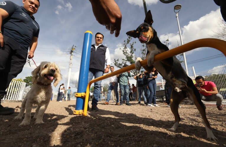 Entrega Luis Nava el nuevo Parque Canino en avenida del Parque