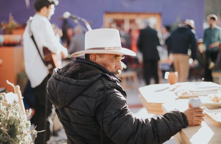 Don Juan Balderas: El Albañil que Escribe Poesía