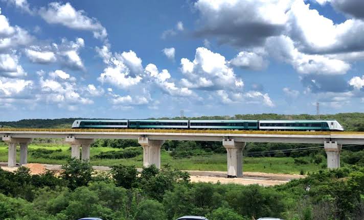 AMLO supervisa avance del Tren Maya en recorrido inaugural