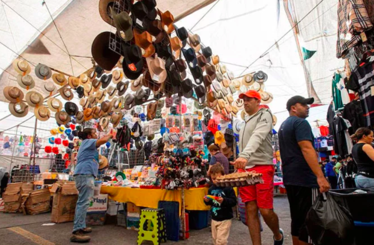 Reubicación temporal de tianguistas del Mercado de la Cruz