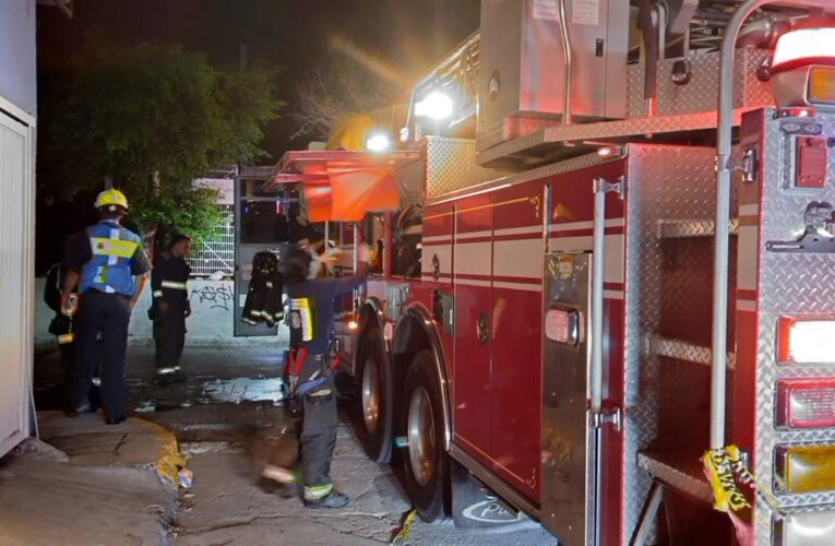 Tras incendio, cuerpos de emergencia se trasladan a la colonia San Roque