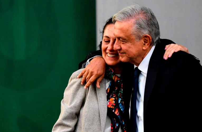 AMLO celebra triunfo de Claudia Sheinbaum en encuesta interna de Morena