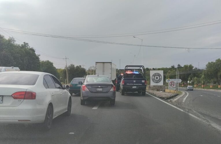 Hombre pierde la vida luego de ser arrollado en carretera a Celaya