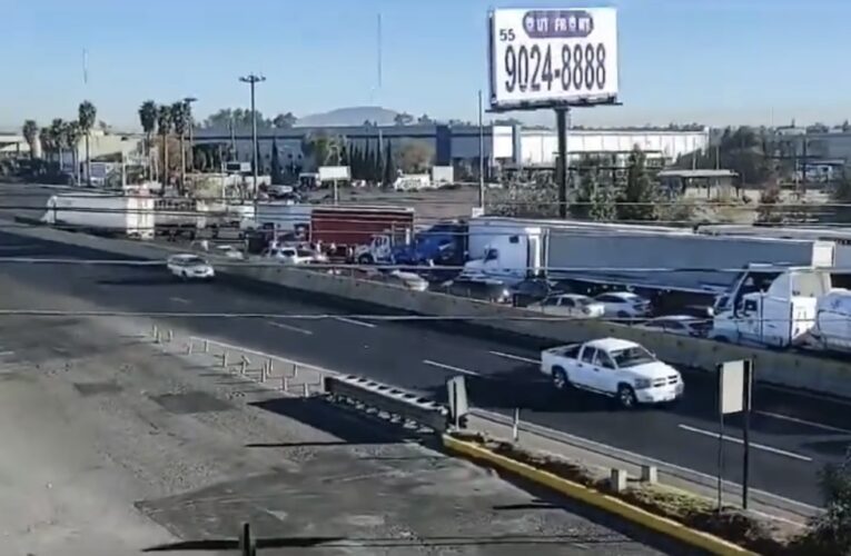 Informa Segob de manifestación de transportistas en la carretera 57