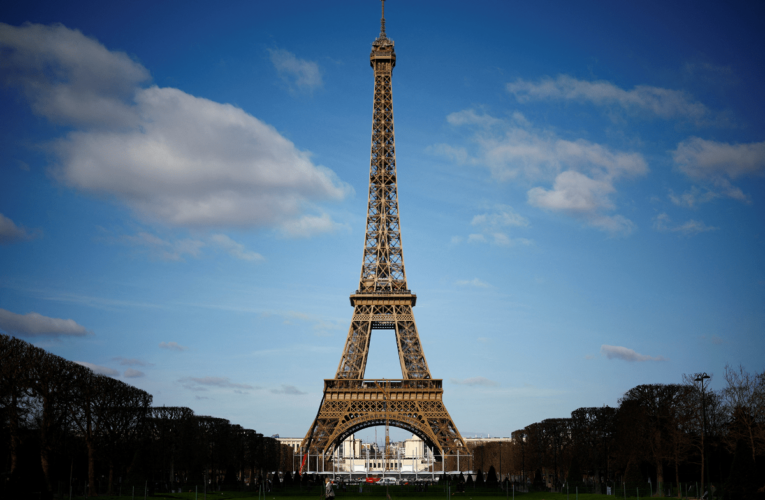 Cierre temporalmente la Torre Eiffel por protesta de personal