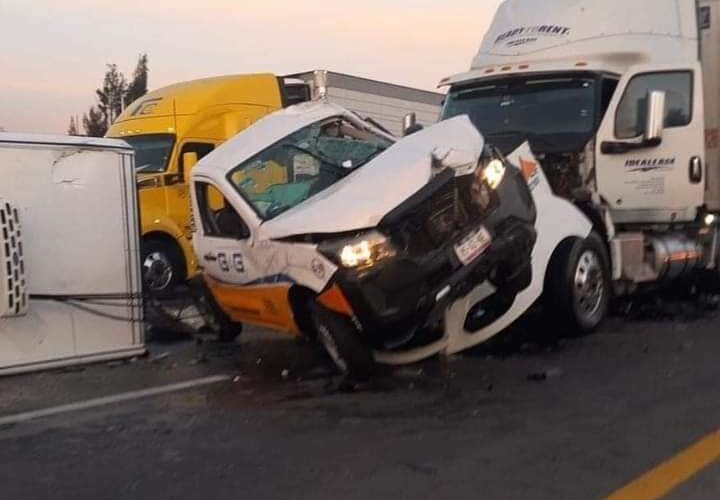 Accidente cerca de la caseta de Palmillas genera cierre total de la México-Querétaro