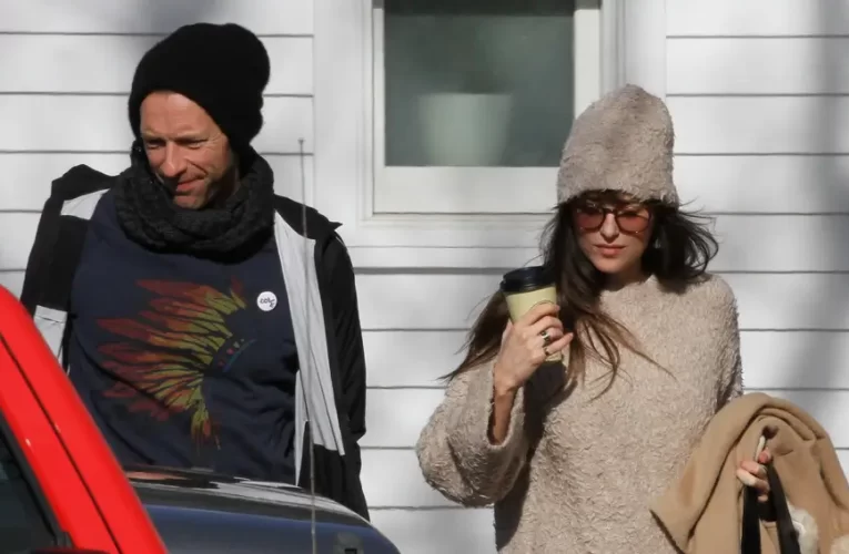 Tras 6 años de relación, Dakota Johnson y Chris Martin se compreten