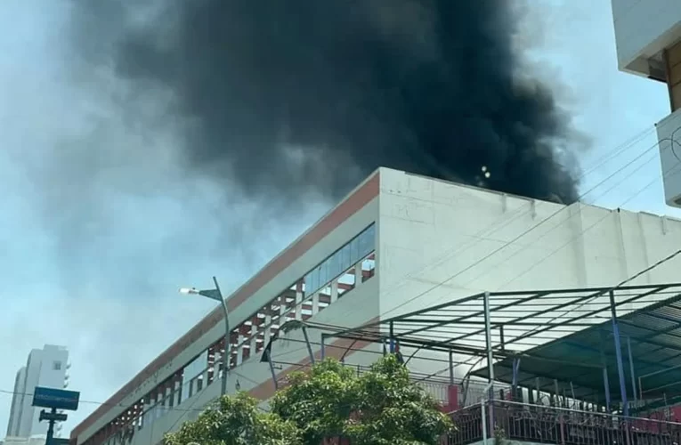 Incendio en el centro de convenciones Copacabana de Acapulco fue controlado