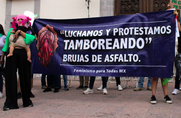 Colectivas feministas ganan amparo para despenalizar aborto en Querétaro