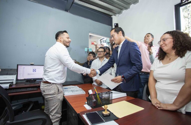 Chepe Guerrero se registra como candidato a presidente municipal de Corregidora ante el IEEQ