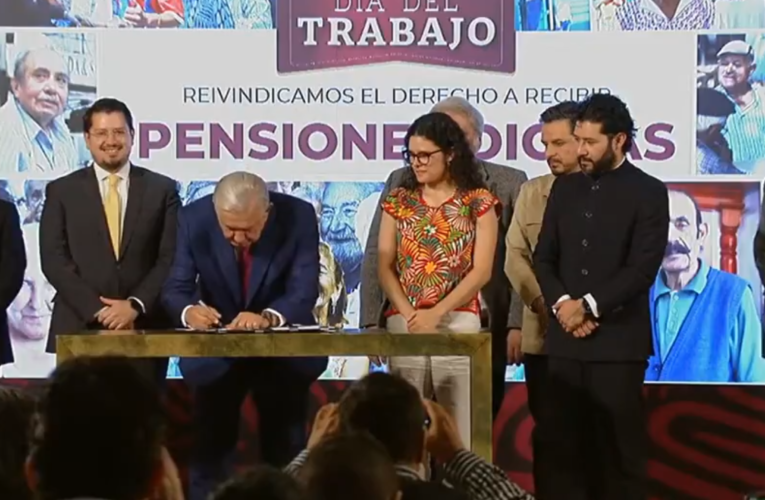 AMLO firma decreto para crear Fondo de Pensiones del Bienestar; se pagará el 1 de julio