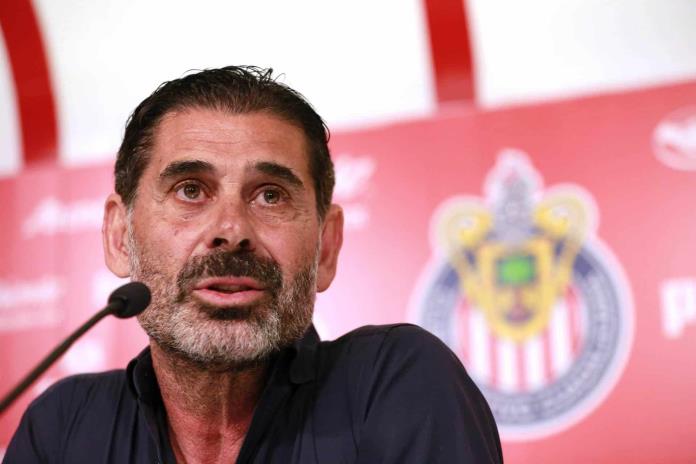 ¡Es oficial! Fernando Hierro se va del Chivas