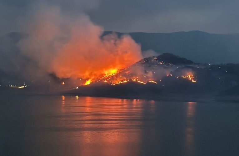 AMLO descarta riesgos a la población por incendio en Valle de Bravo