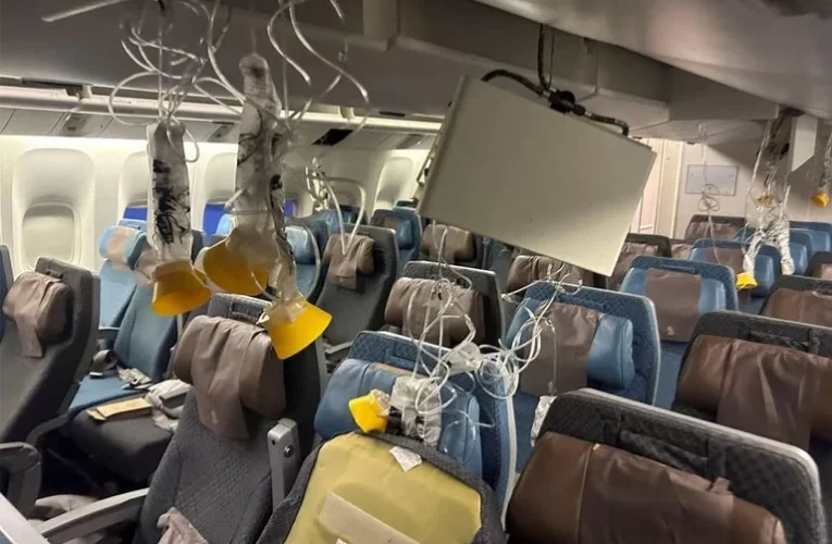 Turbulencia en vuelo de Singapore Airlines deja una persona fallecida