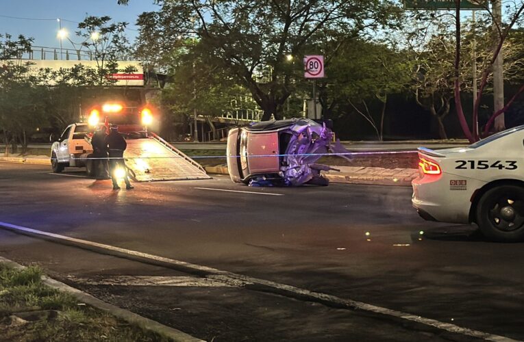 Brutal choque en paseo de la República deja un muerto y dos heridas de gravedad.