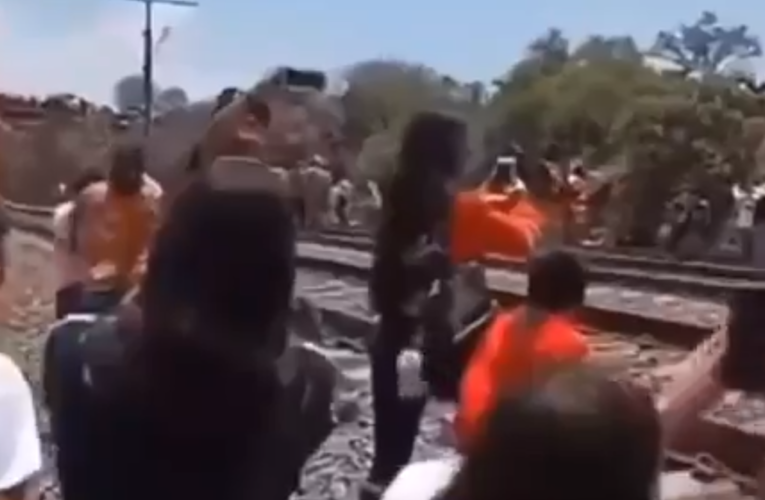 Muere mujer tras ser golpeada por un tren que pasaba por Nopala