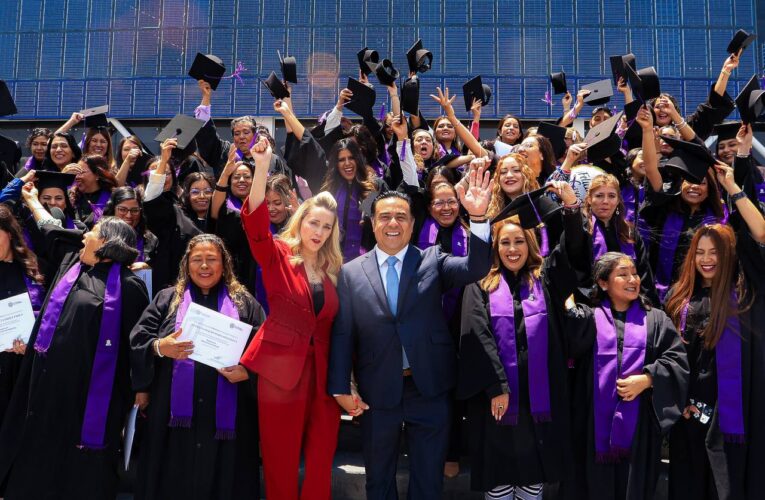 Más de 70 mujeres se graduaron de la 3ra generación de Maestrías de Universidad de las Mujeres