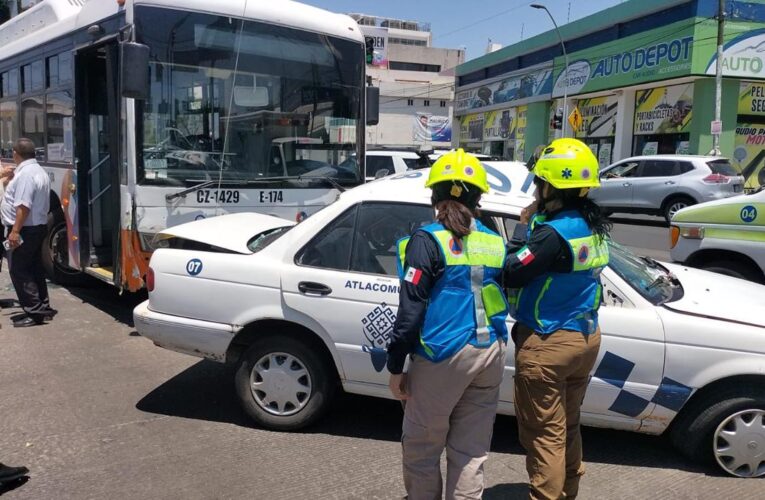 Fuerte accidente en avenida Constituyentes