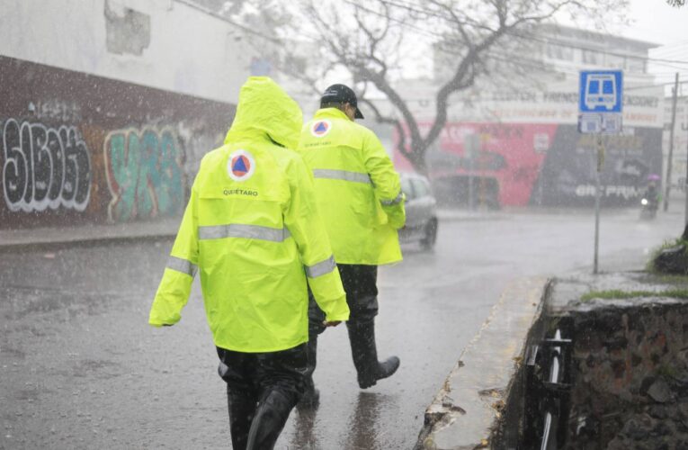 Fuerte lluvia causa estragos en Querétaro