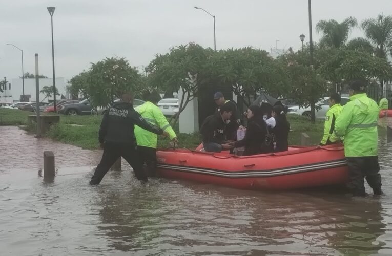 Fuertes lluvias azotan al estado de Querétaro dejando afectaciones