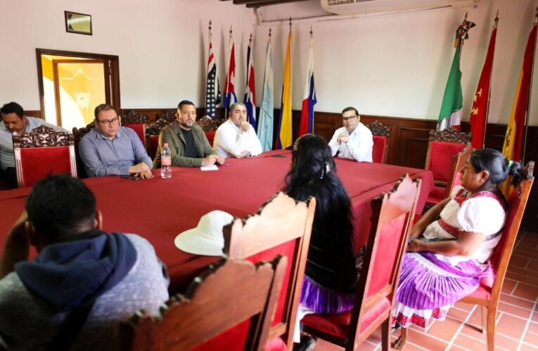 Abre municipio de Querétaro diálogo con artesanos