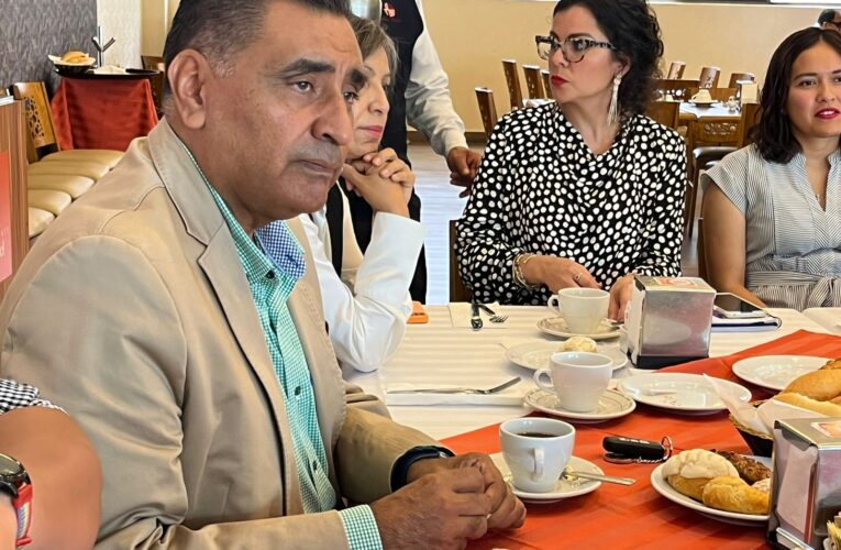 Impulsa CECyTEQ vinculación con el sector empresarial