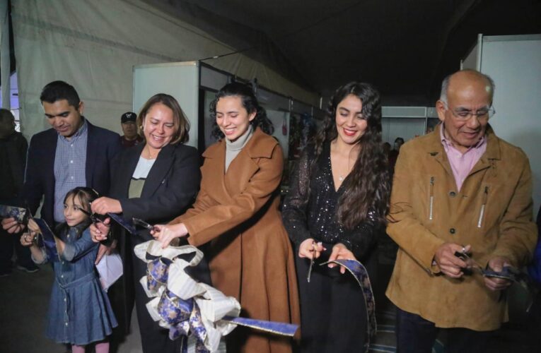 Inaugura Gaby Trápala el Bazar Navideño 2024