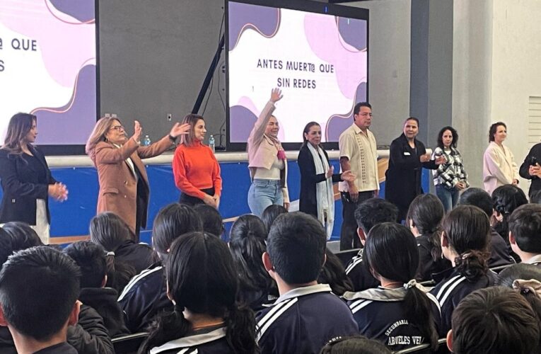 Llevan a jóvenes de secundaria el programa de Construcción de Paz a través del Civismo Digital