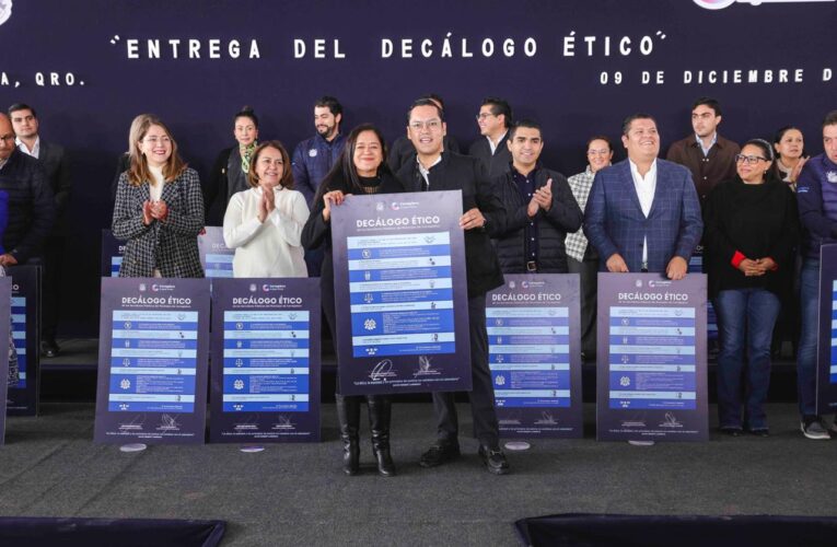 Entregan el Decálogo Ético para fortalecer la administración en Corregidora