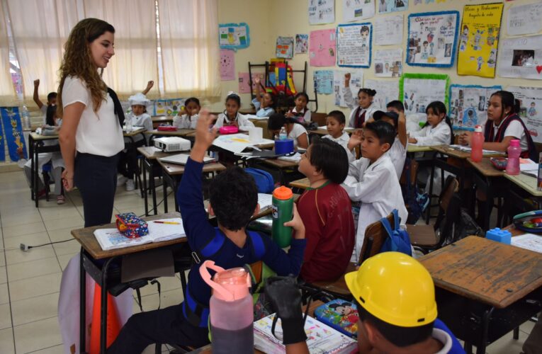 Regresan a sus actividades trabajadores de educación básica