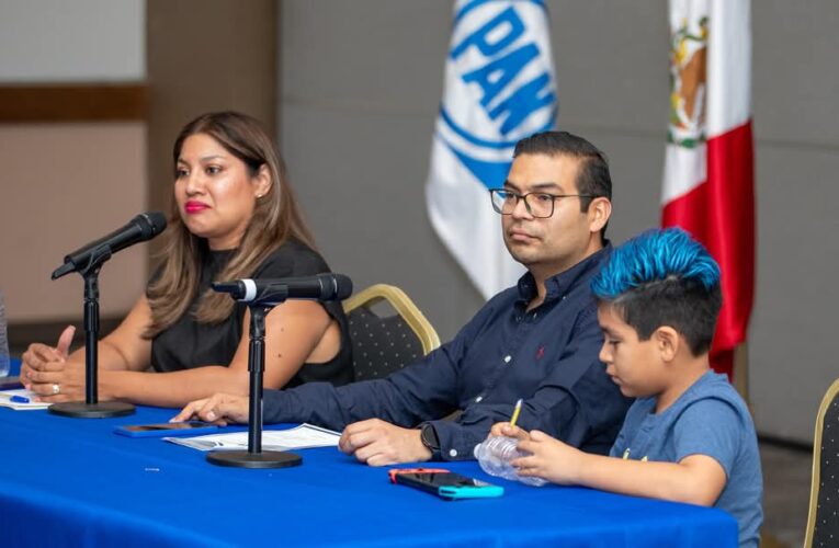 Los programas sociales en Querétaro son para impulsar a las familias: Martín Arango