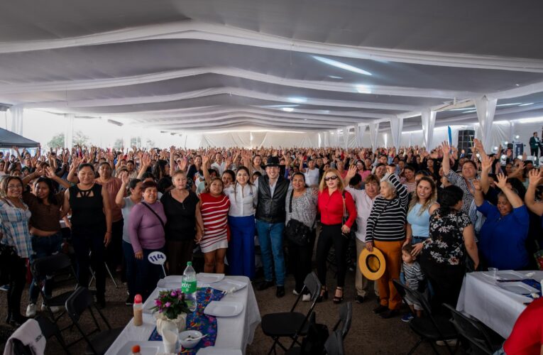 Reconocen en El Marqués el esfuerzo y liderazgo de las madres de familia con festejos comunitarios