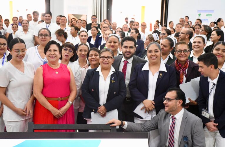 Agustín Dorantes se compromete a dignificar la labor de las enfermeras en Querétaro