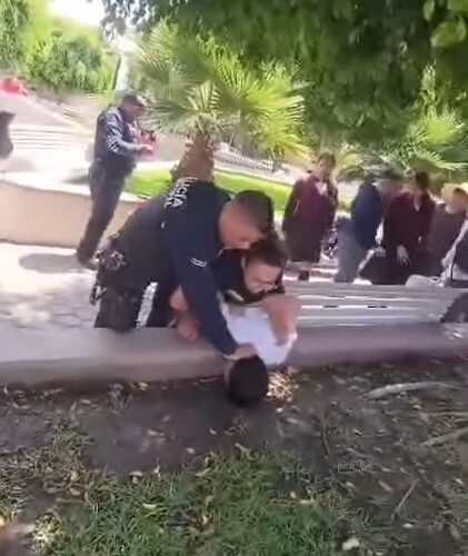 Video | Circula en redes agresión de policías a joven en Huimilpan.